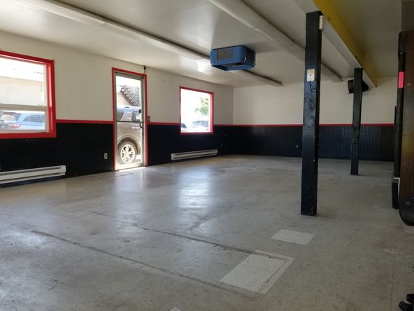 Stayton Plaza: 147 West Washington Street, Stayton, OR 97383
